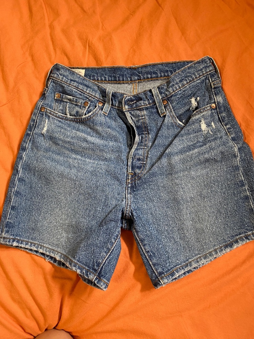 Levis Mid Thigh Shorts